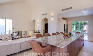 Villa de lujo en venta con vistas panorámicas al mar en una urbanización cerrada en las colinas de Marbella 57316 