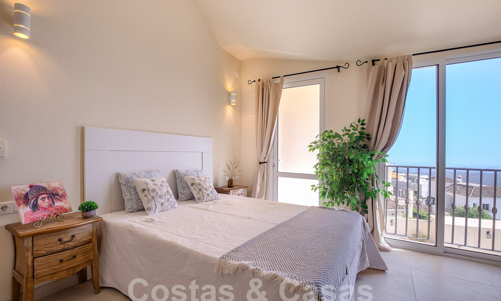 Villa de lujo en venta con vistas panorámicas al mar en una urbanización cerrada en las colinas de Marbella 57319