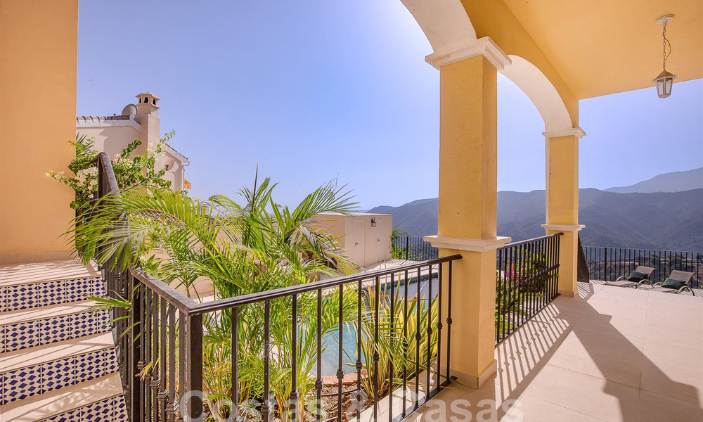 Villa de lujo en venta con vistas panorámicas al mar en una urbanización cerrada en las colinas de Marbella 57326