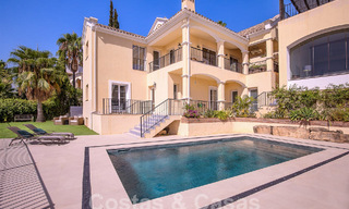 Villa de lujo en venta con vistas panorámicas al mar en una urbanización cerrada en las colinas de Marbella 57342 