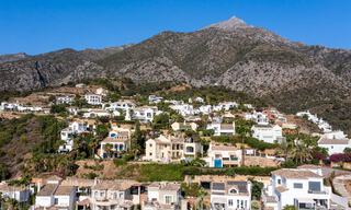 Villa de lujo en venta con vistas panorámicas al mar en una urbanización cerrada en las colinas de Marbella 57346 