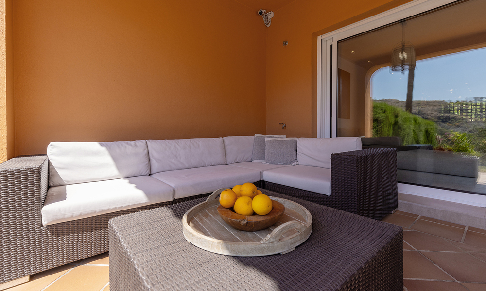 Villa pareada reformada en venta con gran piscina privada en Marbella - Benahavis 56389