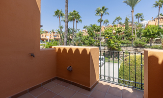 Villa pareada reformada en venta con gran piscina privada en Marbella - Benahavis 56397 
