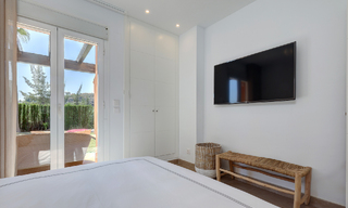 Villa pareada reformada en venta con gran piscina privada en Marbella - Benahavis 56400 