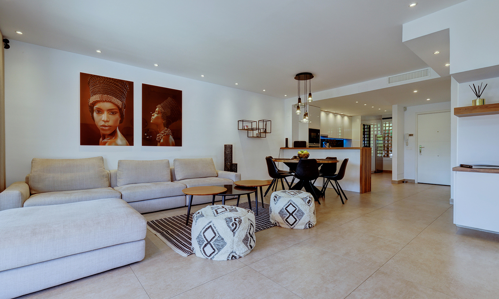 Villa pareada reformada en venta con gran piscina privada en Marbella - Benahavis 56416
