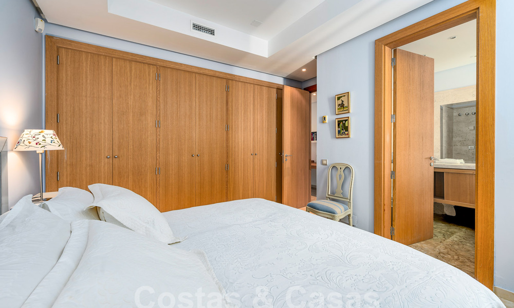 Lujoso y moderno apartamento mediterráneo en venta cerca de Sierra Blanca en la Milla de Oro de Marbella 57374