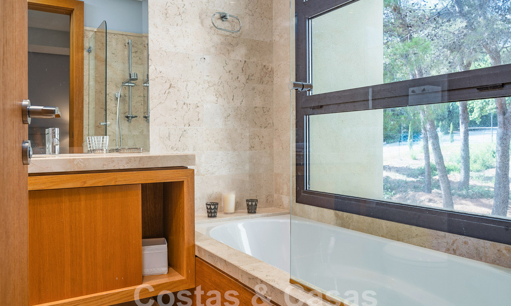Lujoso y moderno apartamento mediterráneo en venta cerca de Sierra Blanca en la Milla de Oro de Marbella 57379