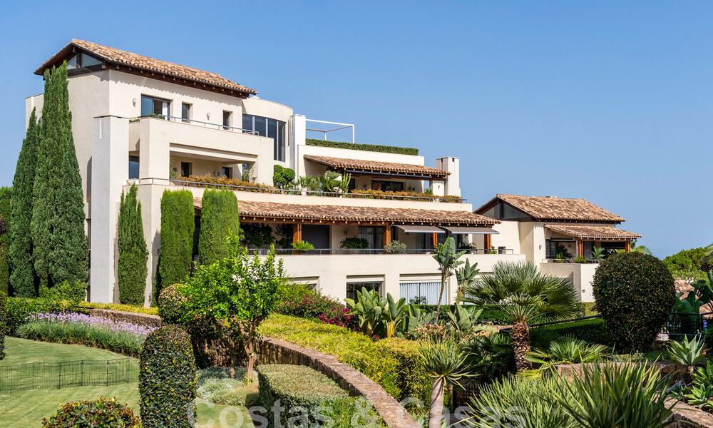 Lujoso y moderno apartamento mediterráneo en venta cerca de Sierra Blanca en la Milla de Oro de Marbella 57386