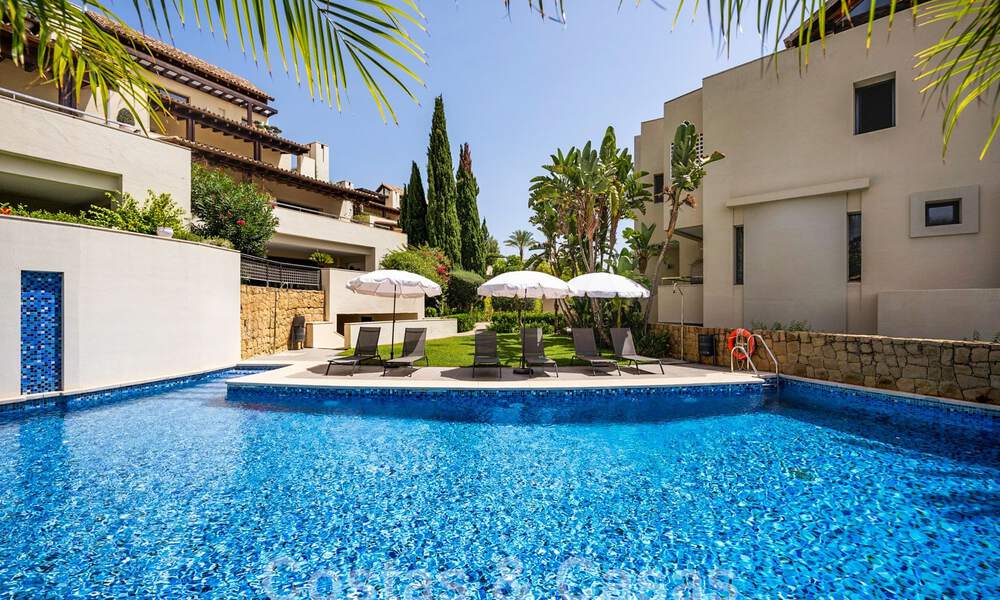 Lujoso y moderno apartamento mediterráneo en venta cerca de Sierra Blanca en la Milla de Oro de Marbella 57390