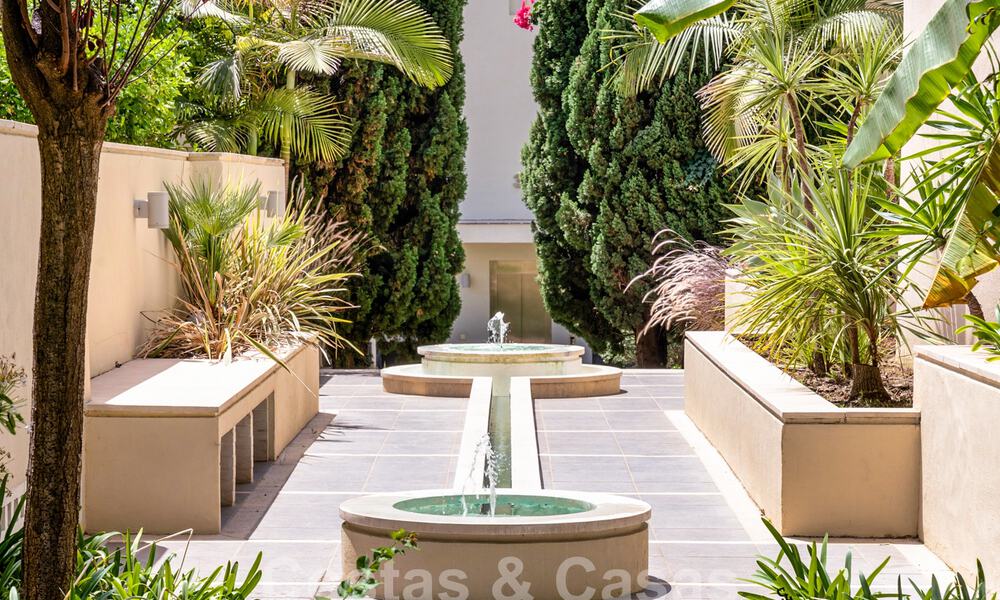 Lujoso y moderno apartamento mediterráneo en venta cerca de Sierra Blanca en la Milla de Oro de Marbella 57393