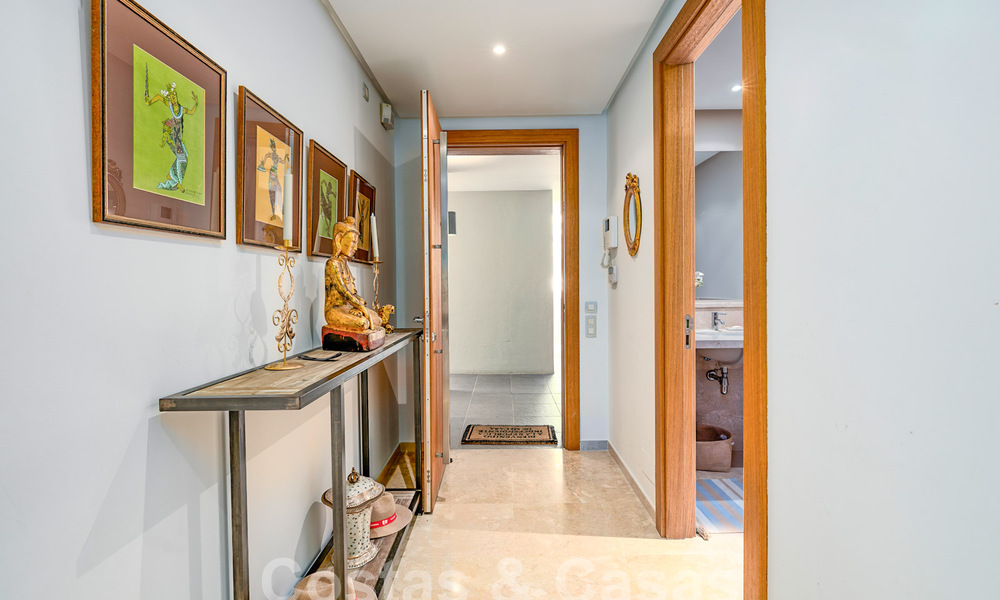Lujoso y moderno apartamento mediterráneo en venta cerca de Sierra Blanca en la Milla de Oro de Marbella 57396