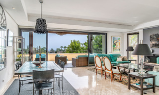Lujoso y moderno apartamento mediterráneo en venta cerca de Sierra Blanca en la Milla de Oro de Marbella 57401 