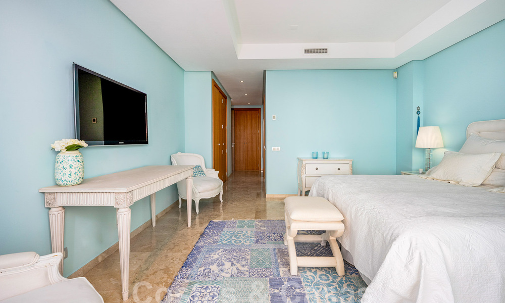 Lujoso y moderno apartamento mediterráneo en venta cerca de Sierra Blanca en la Milla de Oro de Marbella 57409