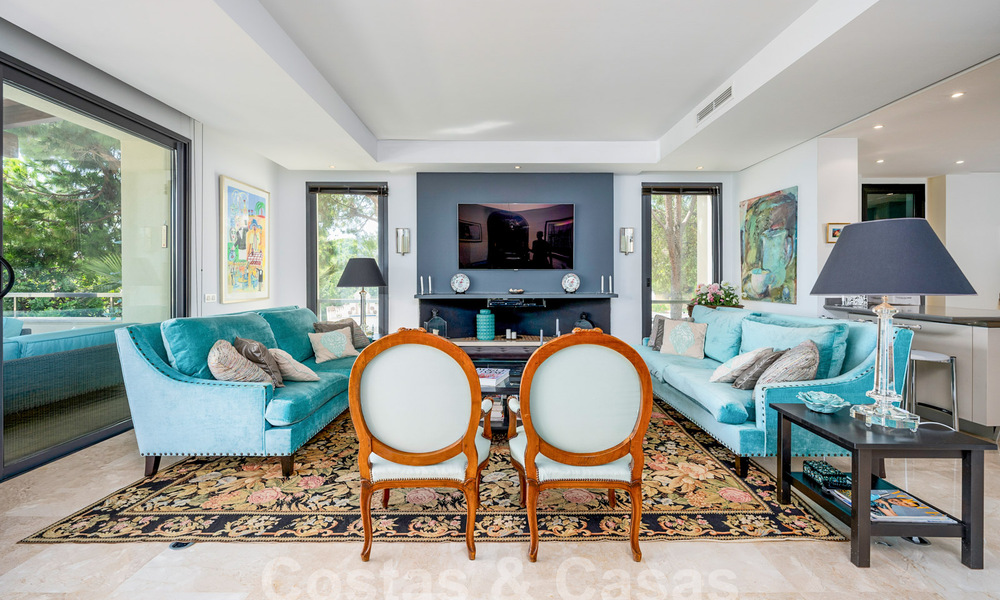 Lujoso y moderno apartamento mediterráneo en venta cerca de Sierra Blanca en la Milla de Oro de Marbella 57414