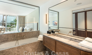 Excepcional apartamento en venta con vistas al mar en Marina Puente Romano en Marbella 57255 