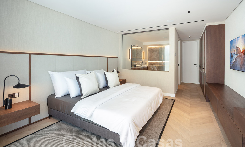 Excepcional apartamento en venta con vistas al mar en Marina Puente Romano en Marbella 57259