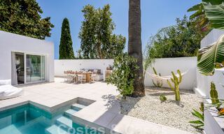 Atractiva villa de lujo de estilo ibicenco en venta cerca de todos los servicios en Nueva Andalucia, Marbella 56916 