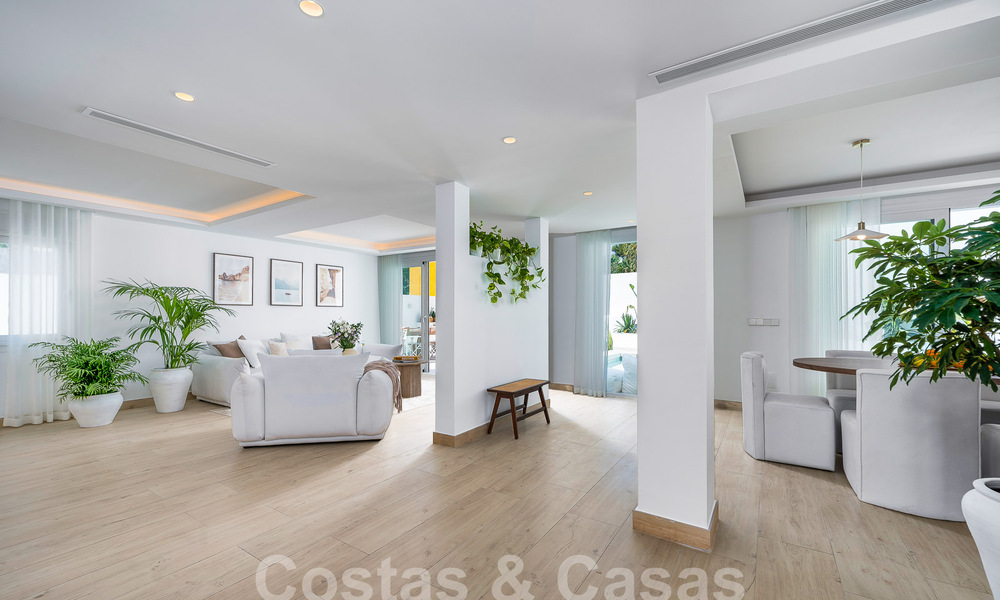 Atractiva villa de lujo de estilo ibicenco en venta cerca de todos los servicios en Nueva Andalucia, Marbella 56942