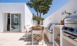 Atractiva villa de lujo de estilo ibicenco en venta cerca de todos los servicios en Nueva Andalucia, Marbella 56947 