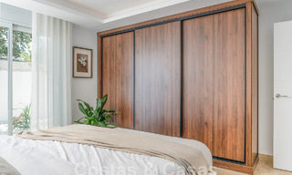 Atractiva villa de lujo de estilo ibicenco en venta cerca de todos los servicios en Nueva Andalucia, Marbella 56957 