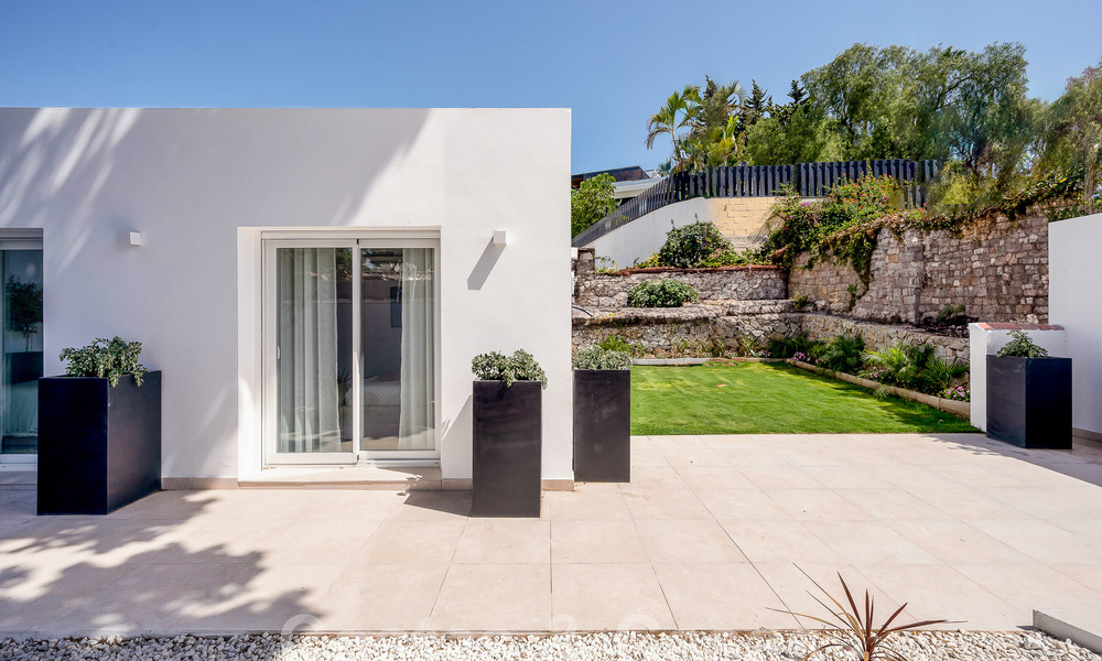 Atractiva villa de lujo de estilo ibicenco en venta cerca de todos los servicios en Nueva Andalucia, Marbella 56962