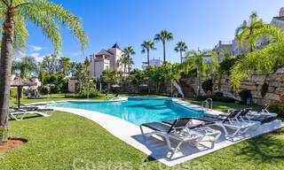 Amplia casa adosada en venta con 4 dormitorios y vistas al mar, en un complejo cerrado en la Nueva Milla de Oro entre Marbella y Estepona 57079 