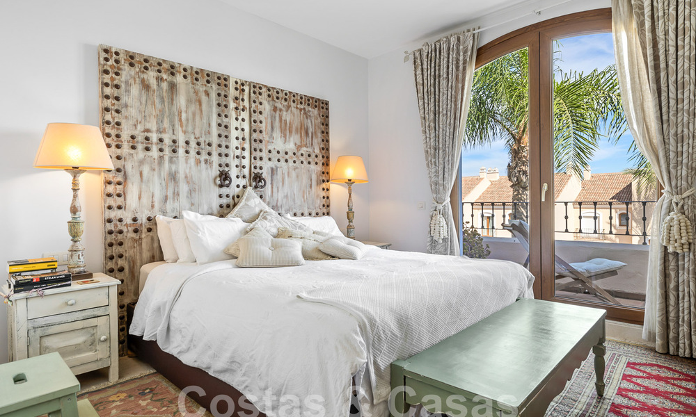 Amplia casa adosada en venta con 4 dormitorios y vistas al mar, en un complejo cerrado en la Nueva Milla de Oro entre Marbella y Estepona 57088