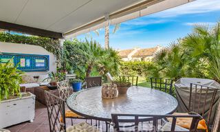 Amplia casa adosada en venta con 4 dormitorios y vistas al mar, en un complejo cerrado en la Nueva Milla de Oro entre Marbella y Estepona 57095 