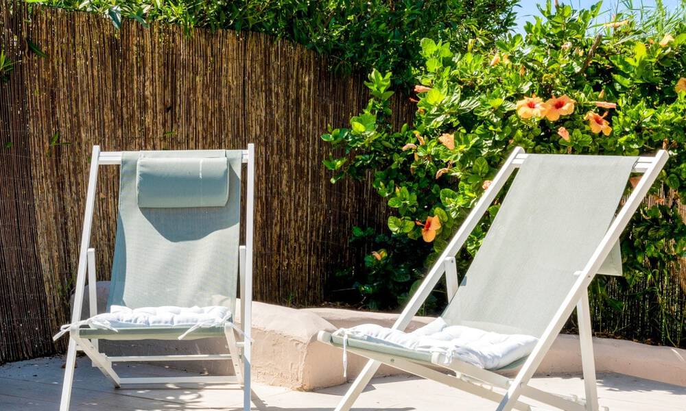 Encantadora casa adosada reformada en venta en complejo cerrado en primera línea de playa en la Nueva Milla de Oro entre Marbella y Estepona 58163