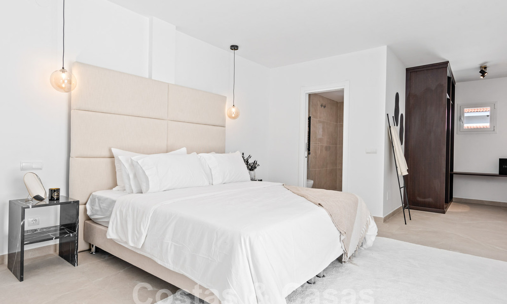 Moderno ático reformado en venta a poca distancia de todos los servicios y Puerto Banús en Nueva Andalucía, Marbella 57435