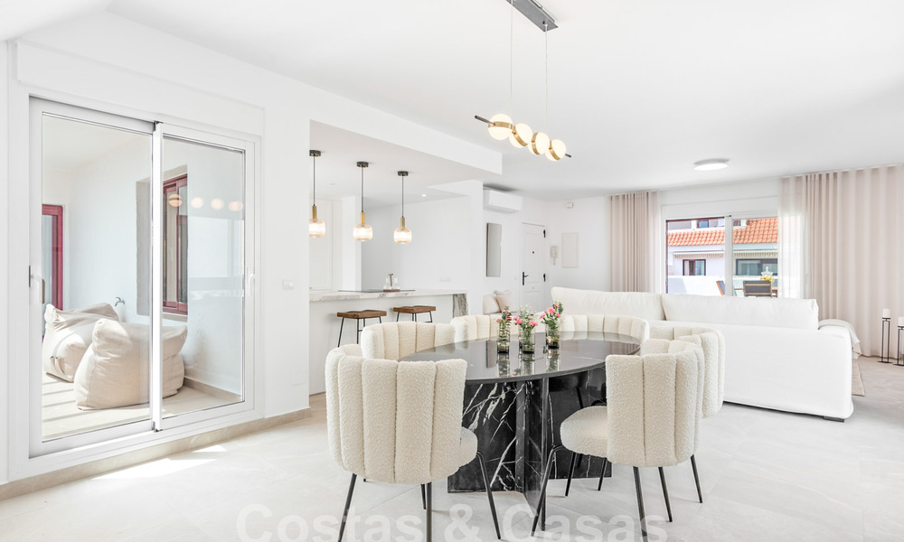 Moderno ático reformado en venta a poca distancia de todos los servicios y Puerto Banús en Nueva Andalucía, Marbella 57445