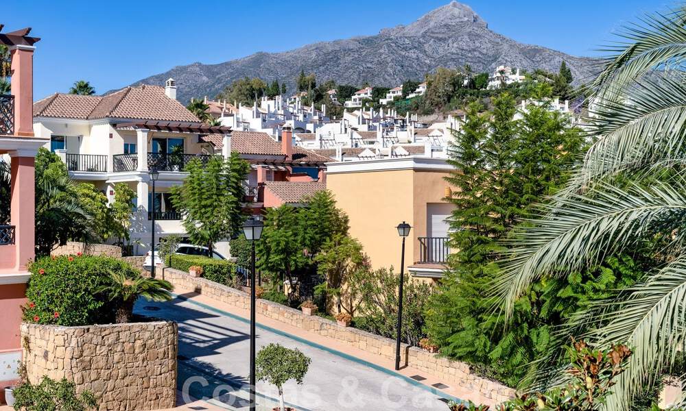 Amplia casa con diseño interior único en venta en Nueva Andalucía, Marbella 57475