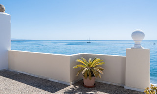 Impresionante ático en primera línea de playa en venta con vistas panorámicas al mar a pocos minutos del centro de Estepona 56885 