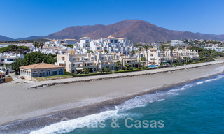 Impresionante ático en primera línea de playa en venta con vistas panorámicas al mar a pocos minutos del centro de Estepona 56903 