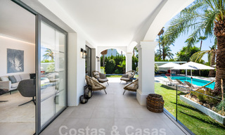 Villa mediterránea de lujo en venta en el corazón del valle del golf de Nueva Andalucía en Marbella 57523 