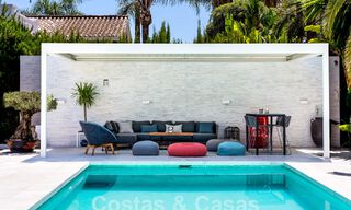Villa mediterránea de lujo en venta en el corazón del valle del golf de Nueva Andalucía en Marbella 57527 