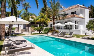 Villa mediterránea de lujo en venta en el corazón del valle del golf de Nueva Andalucía en Marbella 57529 
