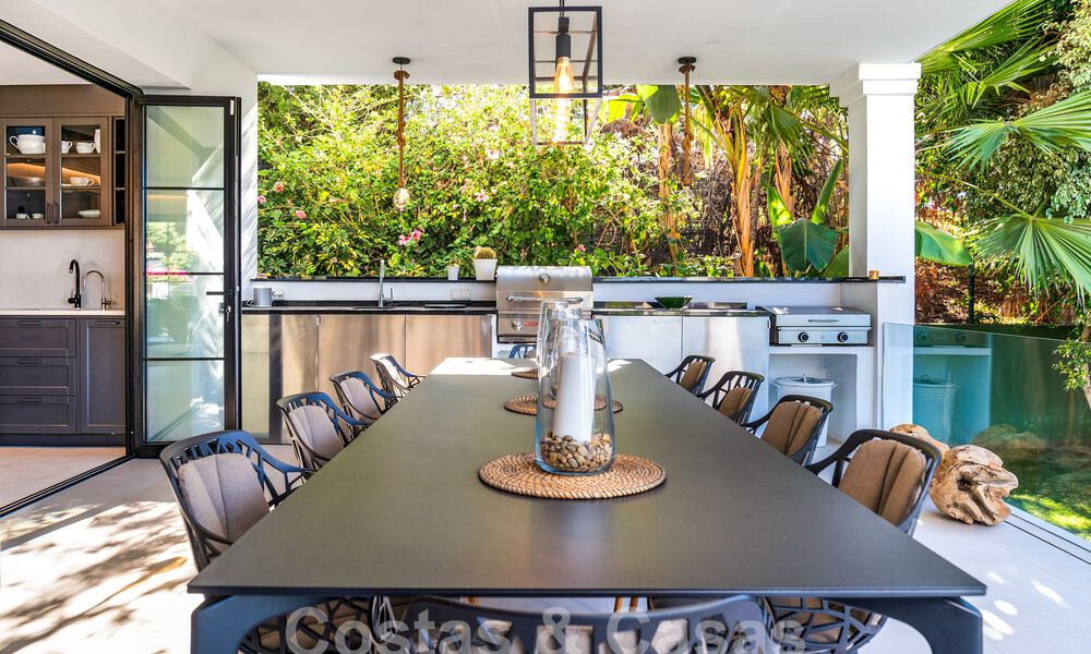 Villa mediterránea de lujo en venta en el corazón del valle del golf de Nueva Andalucía en Marbella 57539