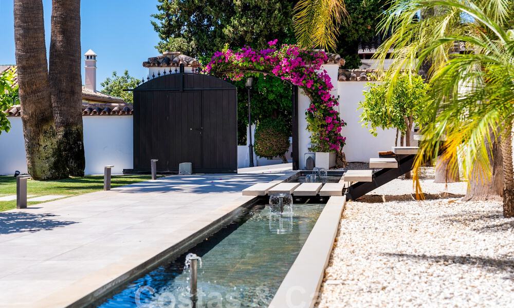 Villa mediterránea de lujo en venta en el corazón del valle del golf de Nueva Andalucía en Marbella 57542