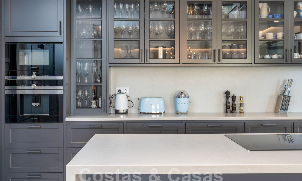 Villa mediterránea de lujo en venta en el corazón del valle del golf de Nueva Andalucía en Marbella 57545