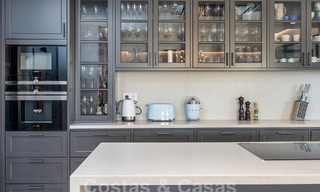 Villa mediterránea de lujo en venta en el corazón del valle del golf de Nueva Andalucía en Marbella 57545 