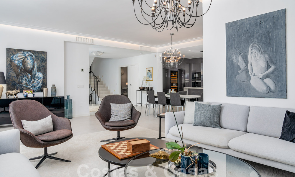 Villa mediterránea de lujo en venta en el corazón del valle del golf de Nueva Andalucía en Marbella 57547