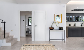 Villa mediterránea de lujo en venta en el corazón del valle del golf de Nueva Andalucía en Marbella 57553 