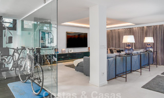 Villa mediterránea de lujo en venta en el corazón del valle del golf de Nueva Andalucía en Marbella 57561 