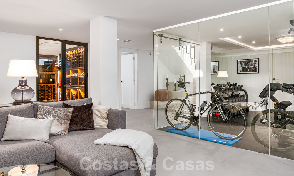 Villa mediterránea de lujo en venta en el corazón del valle del golf de Nueva Andalucía en Marbella 57562