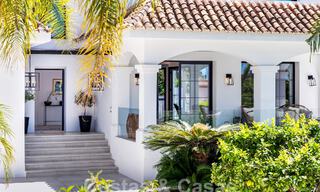 Villa mediterránea de lujo en venta en el corazón del valle del golf de Nueva Andalucía en Marbella 57563 