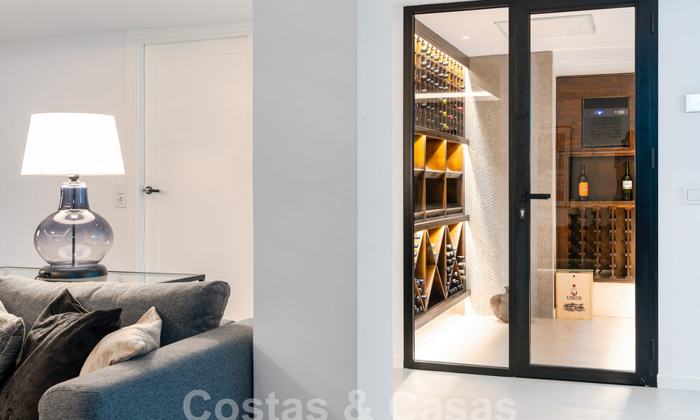 Villa mediterránea de lujo en venta en el corazón del valle del golf de Nueva Andalucía en Marbella 57564