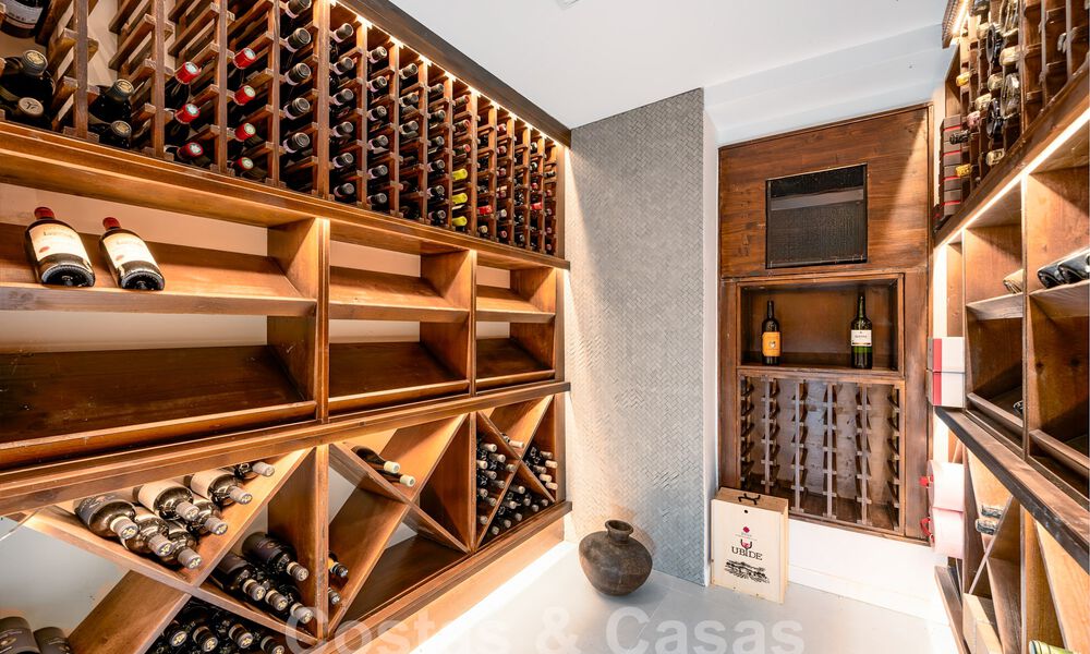 Villa mediterránea de lujo en venta en el corazón del valle del golf de Nueva Andalucía en Marbella 57565