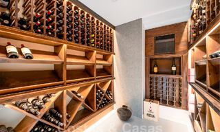 Villa mediterránea de lujo en venta en el corazón del valle del golf de Nueva Andalucía en Marbella 57565 