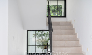 Villa mediterránea de lujo en venta en el corazón del valle del golf de Nueva Andalucía en Marbella 57567 